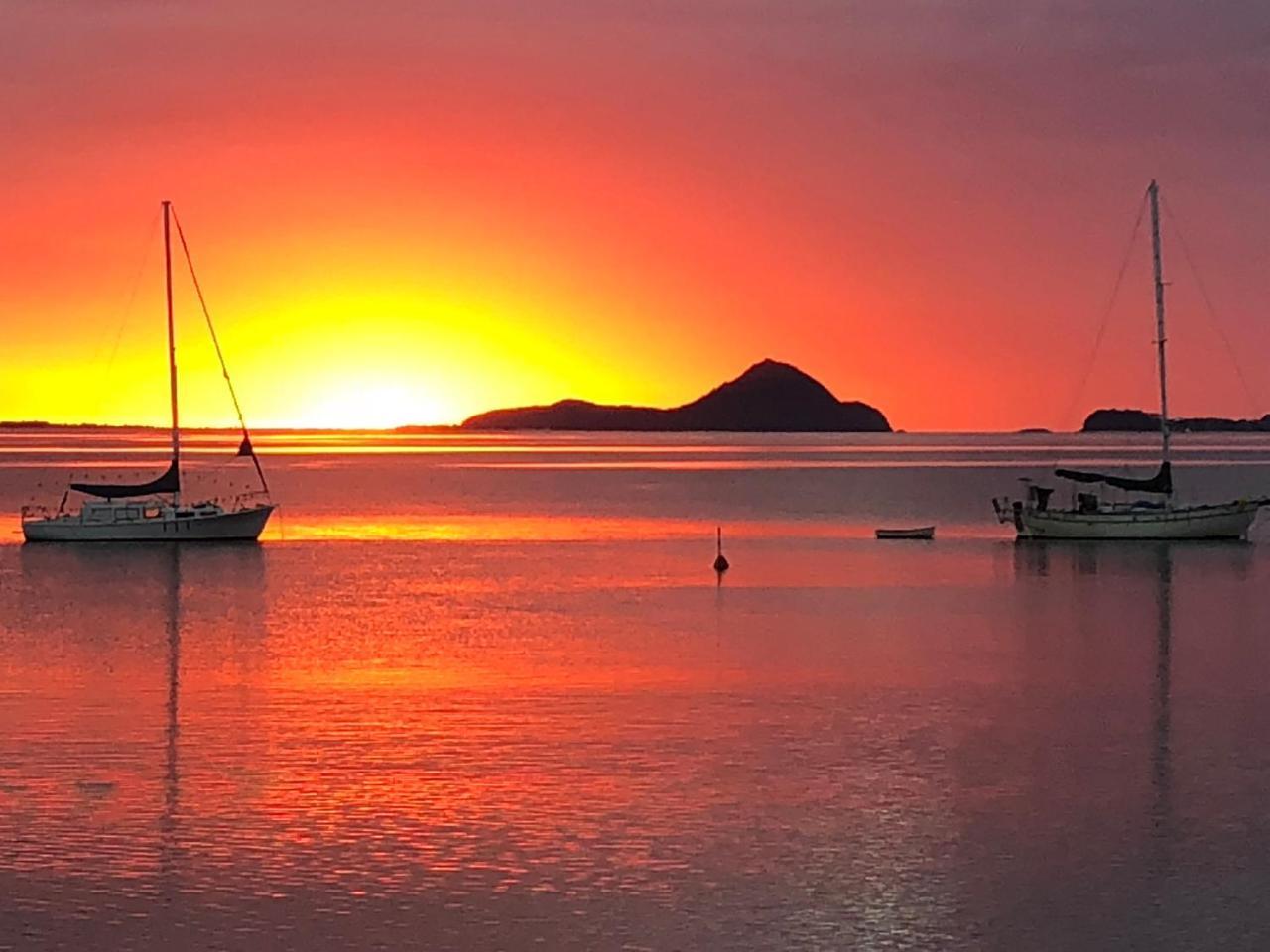 Salamander Beach Accommodation - Adults Only Salamander Bay Buitenkant foto