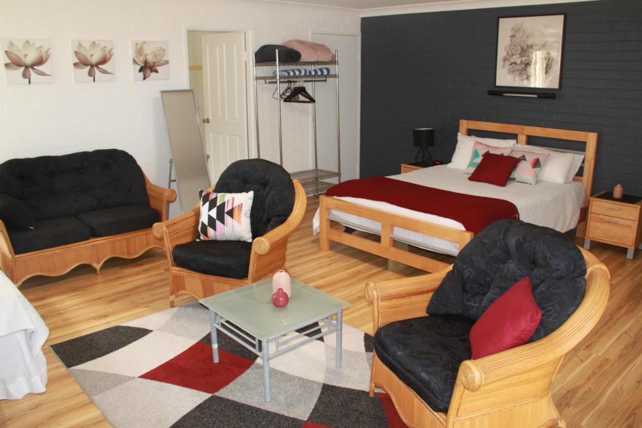 Salamander Beach Accommodation - Adults Only Salamander Bay Buitenkant foto